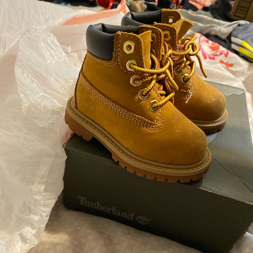 Toddler boy Timberlands size 4